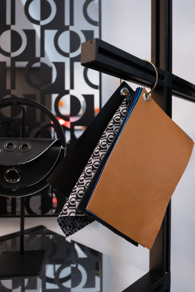 la boutique amoroma c'est pouvoir toucher les matières de nos créations